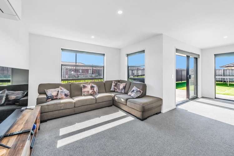 197 Faringdon Boulevard Rolleston_6