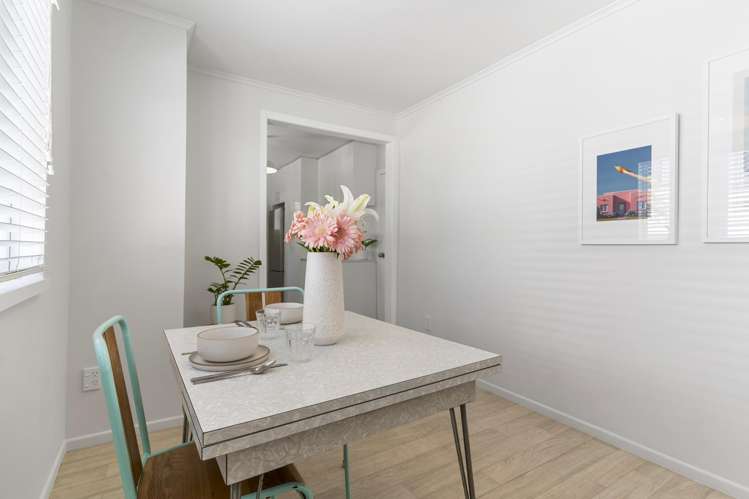 4A Tiroroa Avenue Te Atatu South_12