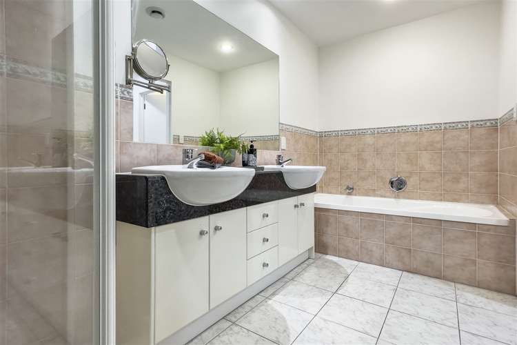 4a/175 Hurstmere Road Takapuna_13