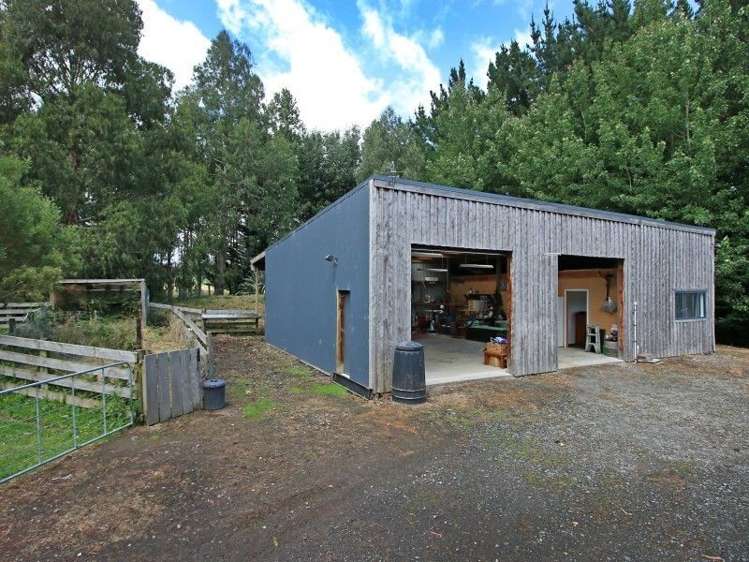 127 Kahuterawa Road Linton_29