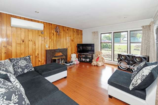 75 Roberts Road Te Atatu South_3