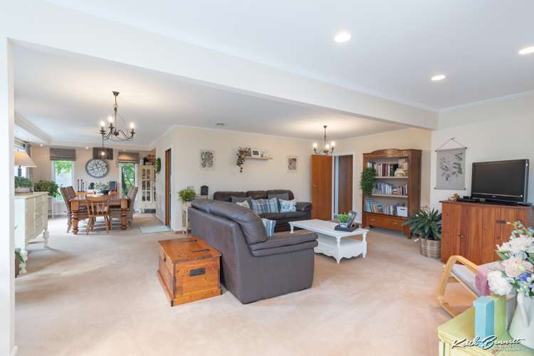 13 Chichester Drive Pinehaven_5