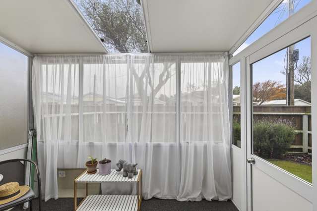 1/6 Hoyle Place Westown_4