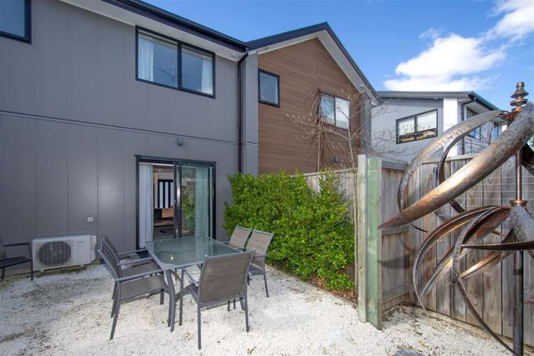 2/25 Hargest Crescent Sydenham_12