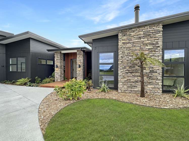 8 Broadleaf Way_0