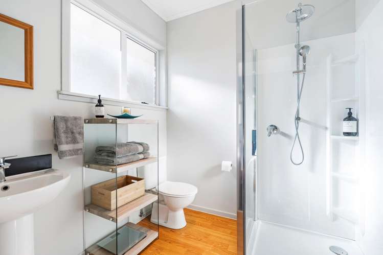 1606 South Road Oakura_17