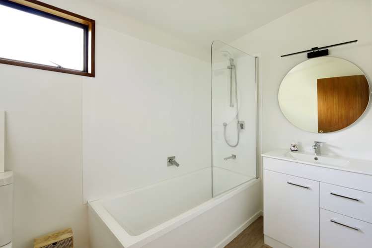 35 Olympus Way Richmond_17