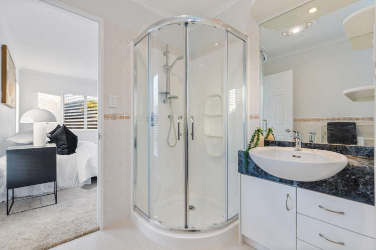 28 Gunner Drive Te Atatu Peninsula_16