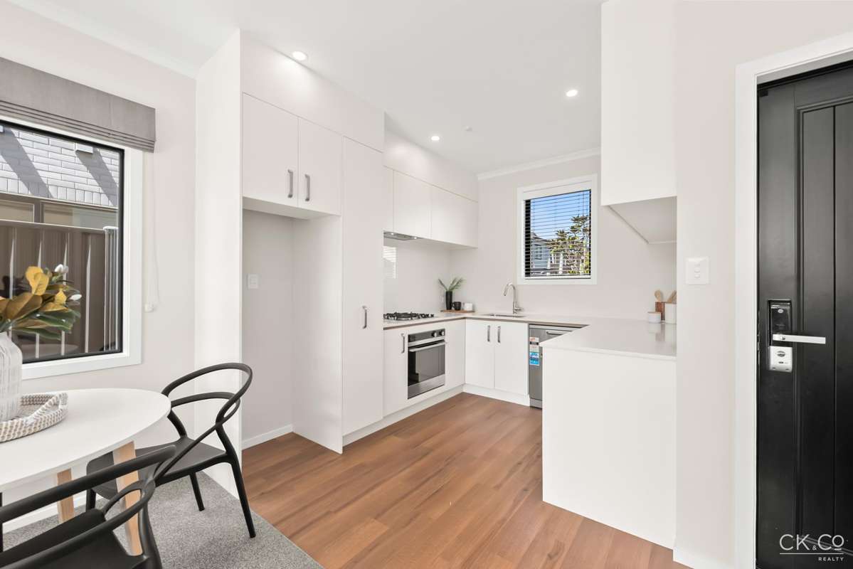 17 Aston Crescent_2