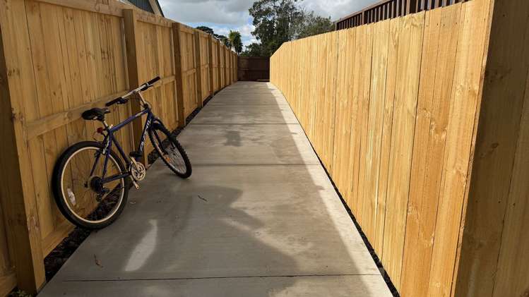 2/55 Ennis Avenue Pakuranga Heights_16