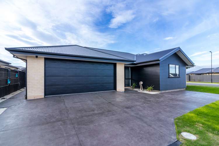 73 Sunline Avenue Lincoln_19