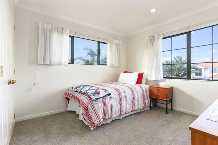 8 Waimanu Bay Drive Te Atatu Peninsula_14