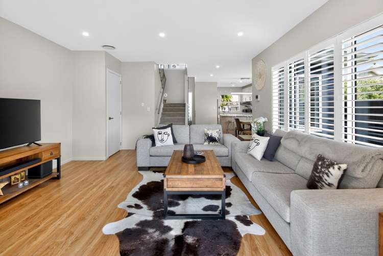 8C Jern Place Eastern Beach_13