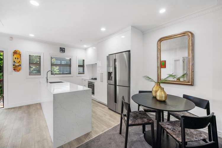 9/177 Hurstmere Road Takapuna_10