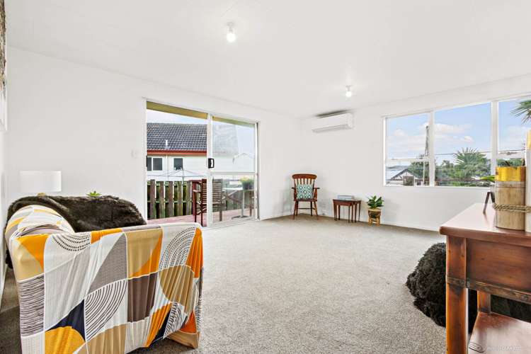 2/73a Flanshaw Road Te Atatu South_5