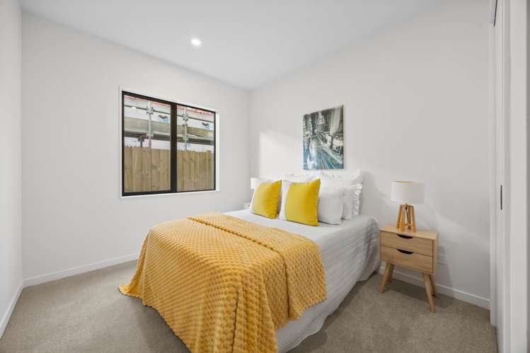 12 & 14 Furlough Road Opaheke_13