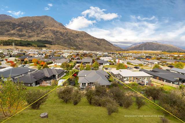 Four bedrooms, Three bathrooms, 1,363m² of Land!