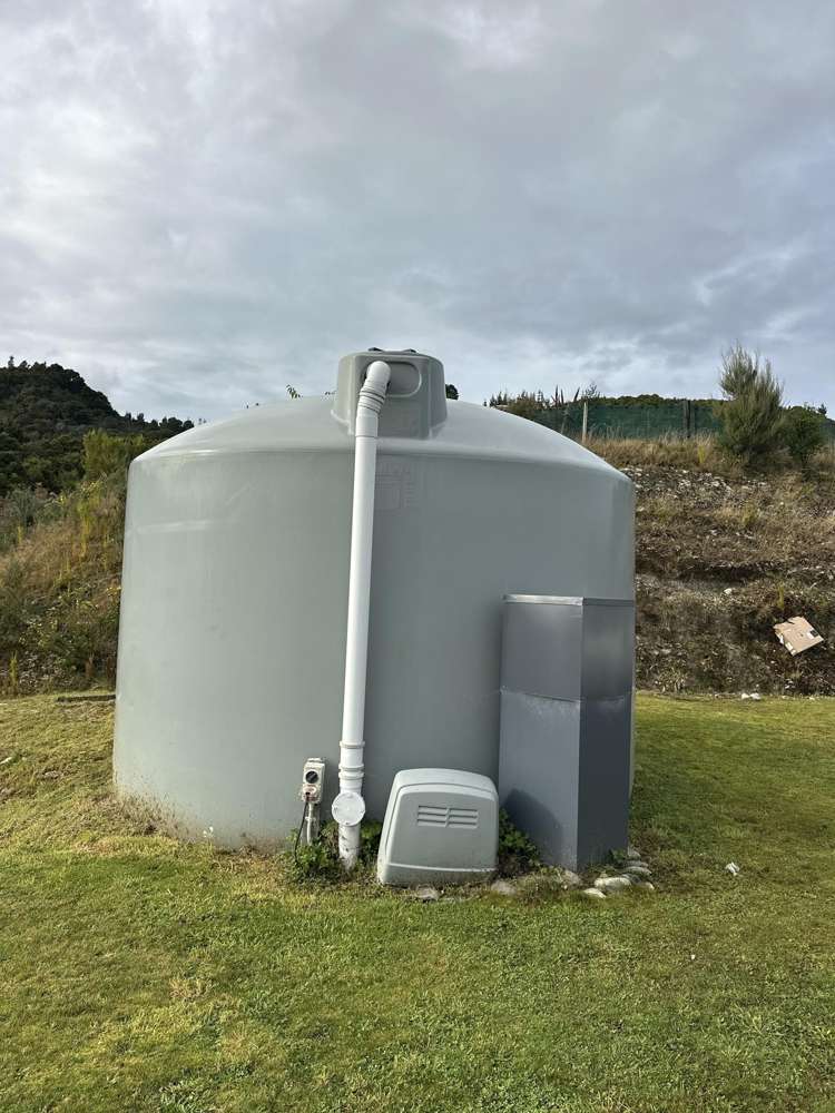 2 Little Paddock Hokitika_24