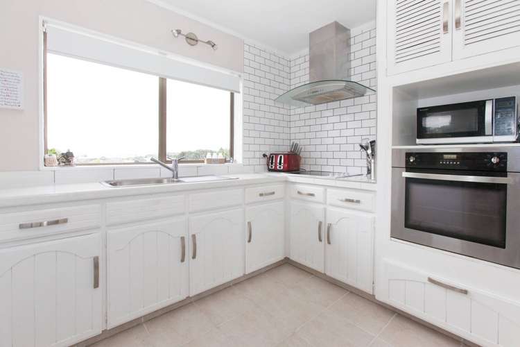 2/170 Stapleford Crescent Browns Bay_6