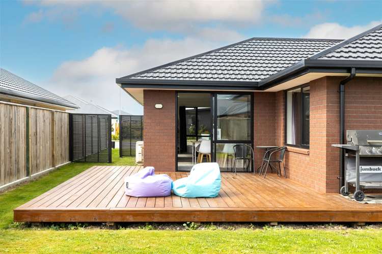 10 Caproni Road Burleigh_16