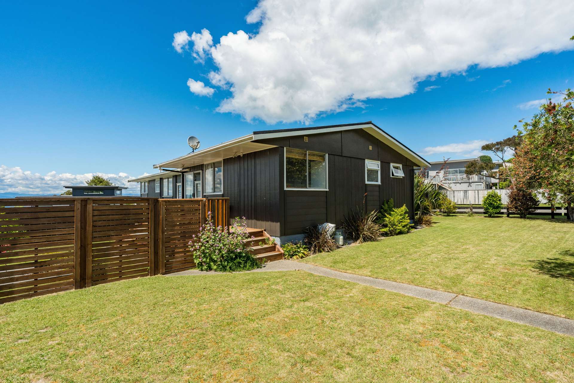 11 Besley Place Acacia Bay_0