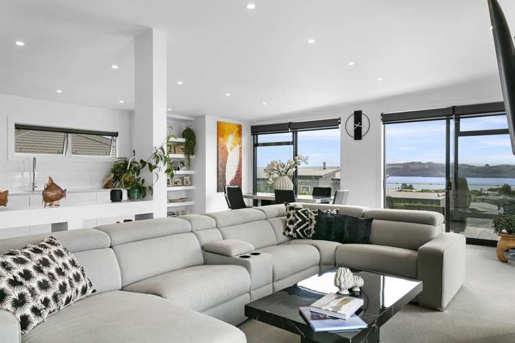 32 Coprosma Crescent Waipahihi_10