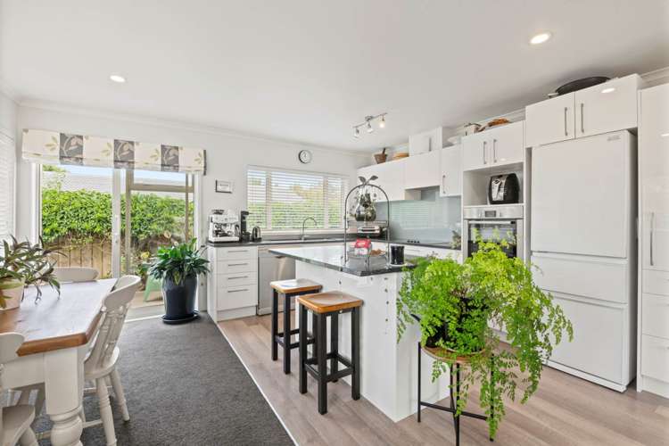 7 Annalise Place Orewa_11