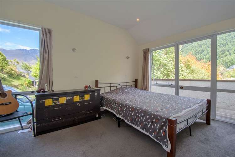 8 Mackinnon Terrace Fernhill/Sunshine Bay_17