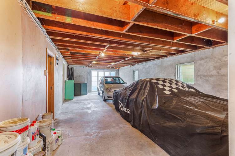 46 Woodford Avenue Henderson_21