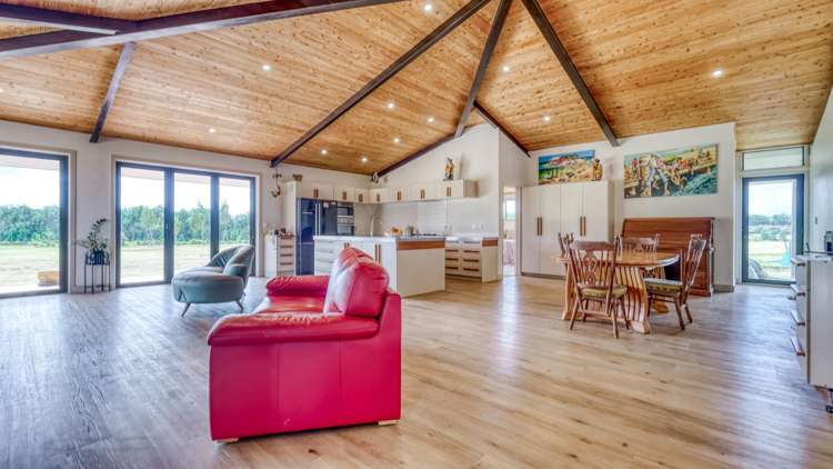 38 Elingamite Drive Pukenui_10