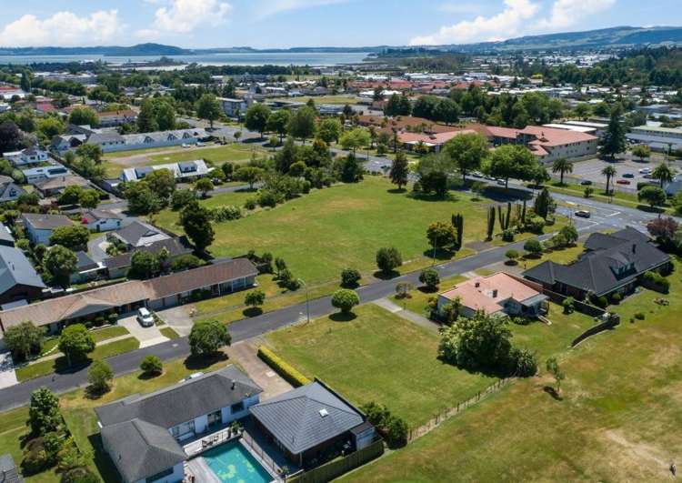 8 Gwendoline Street Glenholme_2