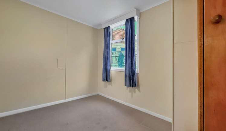 529 Broadway Strathmore Park_10