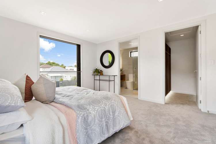 13a Queensway Three Kings_13