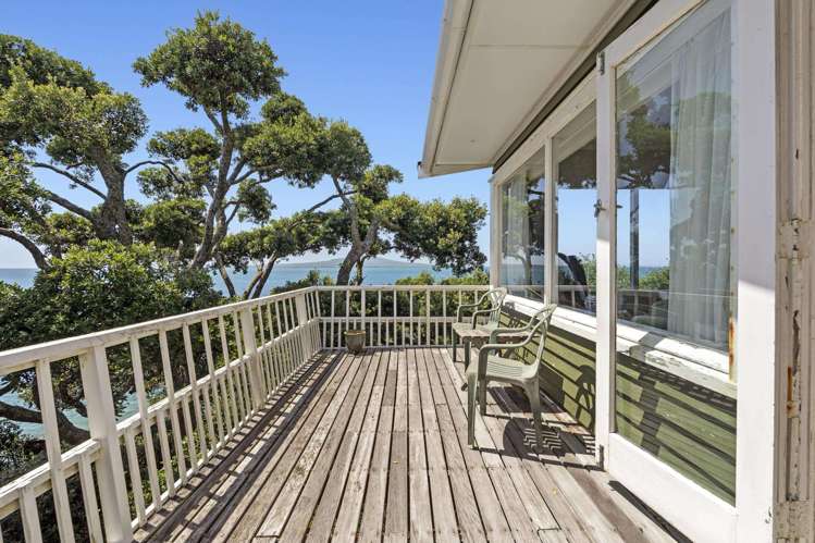 Takapuna beachfront original with $10m RV sells after 70 years but price stays secret