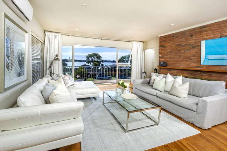 2/14 Lake View Road Takapuna_5