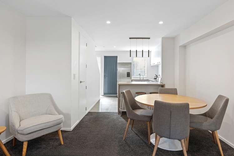 8/46 Andover Street Merivale_5