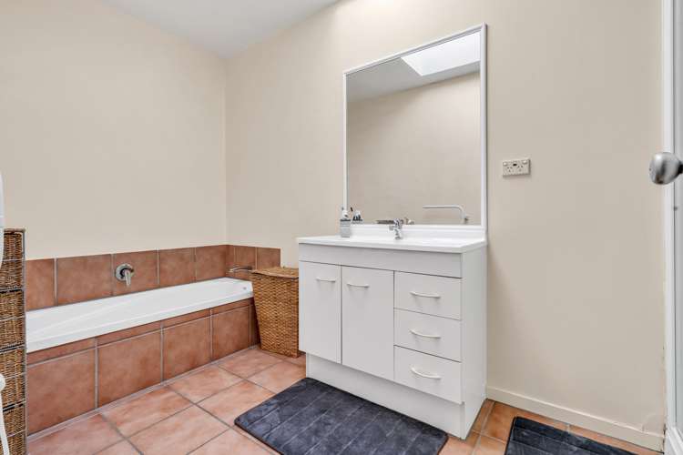 45 Chieftain Rise Goodwood Heights_13