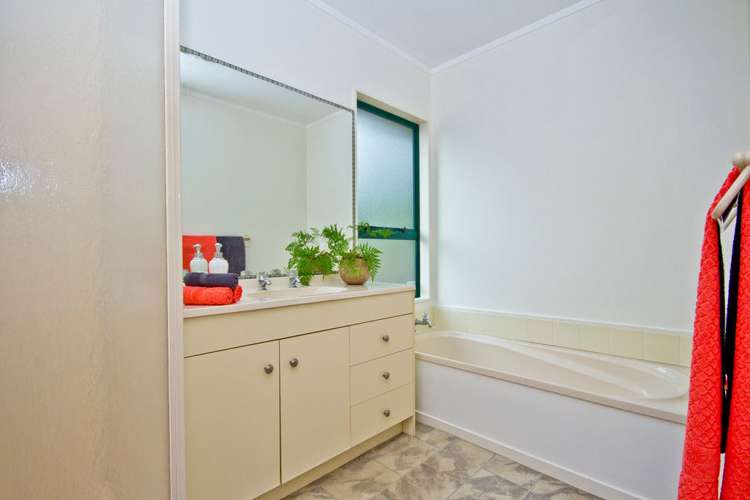 12a Kotinga Avenue Glen Eden_15