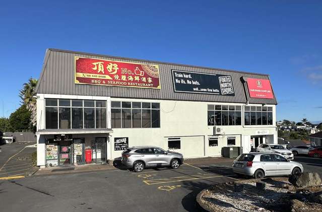 AFFORDABLE 490M² PREMISES WITH 18 CAR PARKS