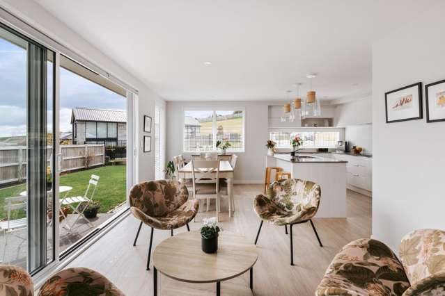 74 Whakaturou Crescent Pyes Pa_3