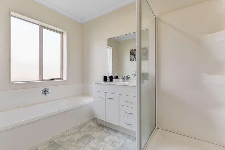 2 Wentworth Drive Rototuna North_21