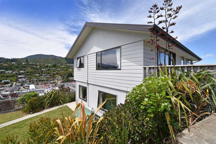 40 Saint Lawrence Street Toi Toi_18