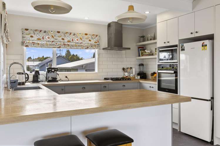 12 Wheretia Street Central_16