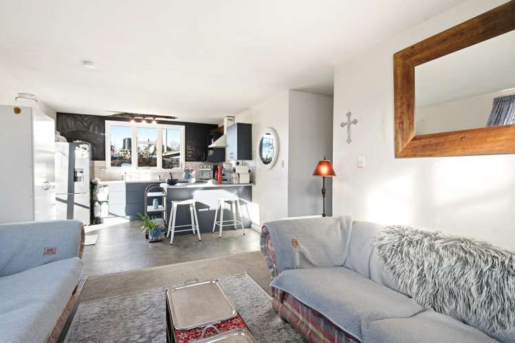 5662 West Coast Road Springfield_18