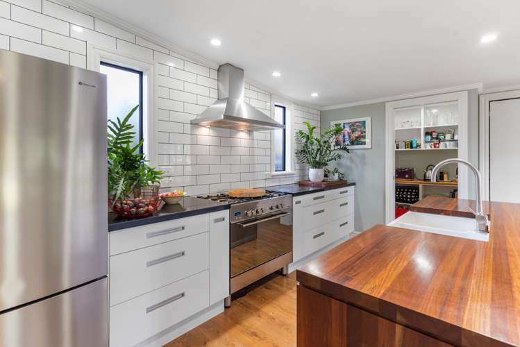 36 Young Crescent Drury_6