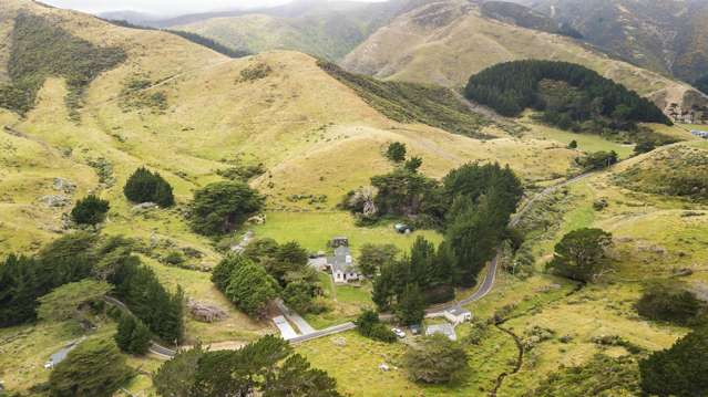 509 South Makara Road Makara_3