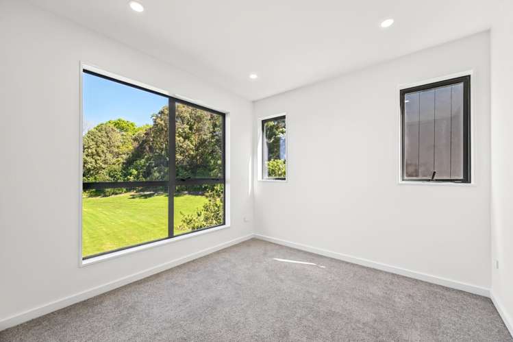 1-5/1 The Esplanade Eastern Beach_17