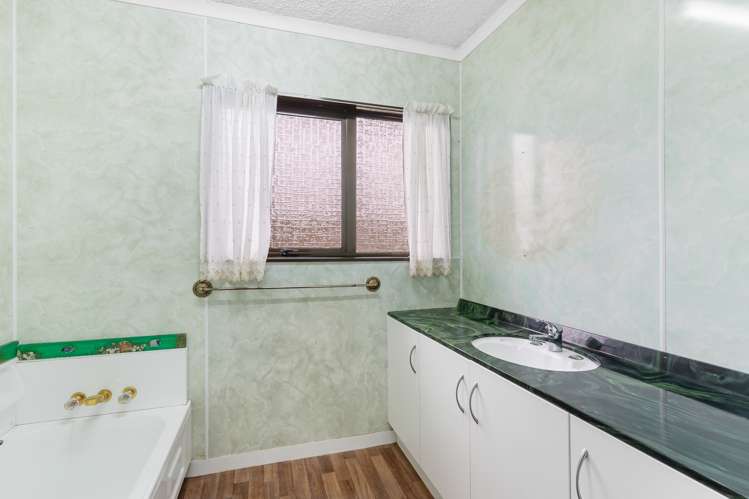 1/16 Melanie Place Orewa_10