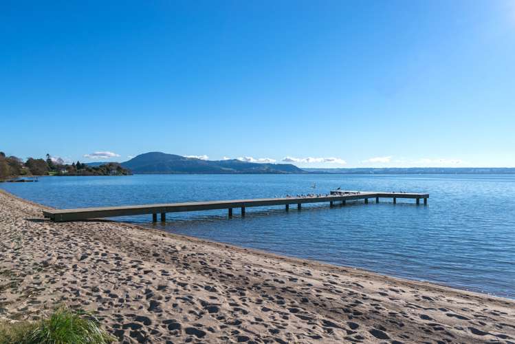 15a Holden Avenue Holdens Bay_18