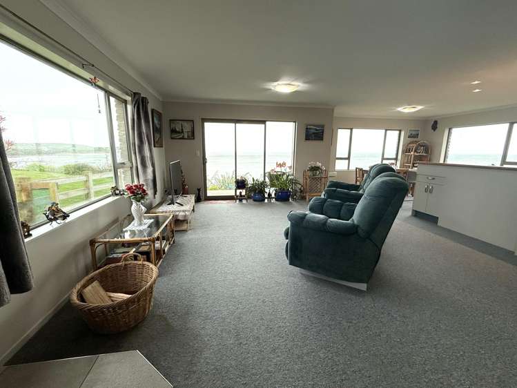 9 Esplanade Kaka Point_6